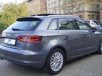 Gebraucht Audi A3 Ambiente 140 PS (102 kW) 2014 Grau Limousine