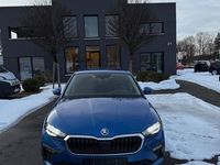 Neu Skoda Scala 95 PS (69 kW) 2026 Blau Kleinwagen