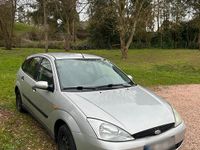 Gebraucht Ford Focus 75 PS (55 kW) 2000 Silber Limousine