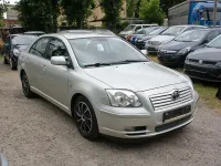 Gebraucht Toyota Avensis 129 PS (94 kW) 2004 Silber Kleinwagen