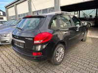 Gebraucht Renault Clio GrandTour Dynamique 101 PS (74 kW) 2010 Schwarz Kombi
