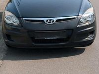 Gebraucht Hyundai i30 108 PS (79 kW) 2009 Schwarz Kombi