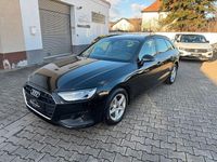 Gebraucht Audi A4 163 PS (119 kW) 2022 Schwarz Kombi