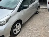 Gebraucht Toyota Yaris 69 PS (50 kW) 2012 Silber Kleinwagen