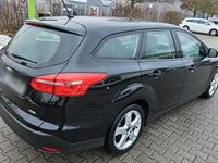 Gebraucht Ford Focus 101 PS (74 kW) 2017 Schwarz Kombi
