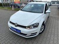 Gebraucht VW Golf 110 PS (80 kW) 2017 Pure white Limousine