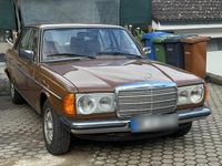Gebraucht Mercedes 200 60 PS (44 kW) 1980 Braun Limousine