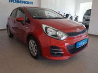 Gebraucht Kia Rio Attract 86 PS (63 kW) 2016 Rot Kleinwagen