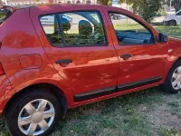 Gebraucht Dacia Sandero 75 PS (55 kW) 2011 Rot Limousine