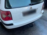 Gebraucht VW Passat 131 PS (96 kW) 2001 Weiß Kombi