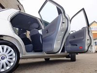 Gebraucht Daihatsu Applause 99 PS (72 kW) 1998 Gold Kleinwagen