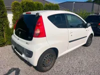 Gebraucht Peugeot 107 Filou 68 PS (50 kW) 2011 Weiß Kleinwagen