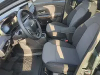 Neu Dacia Jogger Extreme 141 PS (103 kW) 2025 Zedergrün Van / Kleinbus