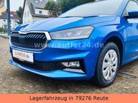 Neu Skoda Fabia Selection 95 PS (69 kW) 2025 Race blau metallic Limousine