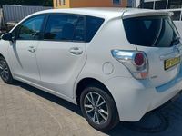 Gebraucht Toyota Verso Basis 132 PS (97 kW) 2013 Weiß Van / Kleinbus