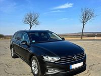 Gebraucht VW Passat Highline 150 PS (110 kW) 2022 Schwarz Kombi