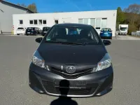 Gebraucht Toyota Yaris 69 PS (50 kW) 2014 Grau Kleinwagen