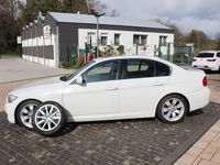 Gebraucht BMW 325 Sport Line 204 PS (150 kW) 2011 Weiß Limousine