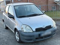 Gebraucht Toyota Yaris 60 PS (44 kW) 2004 Silber Kleinwagen