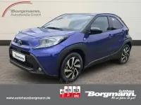 Neu Toyota Aygo X 72 PS (52 kW) 2025 8y8)/ black mica (209) (blau SUV