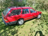Używany Mercedes E230 136 KM (100 kW) 1987 Czerwony Kombi