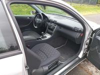 Gebraucht Mercedes C180 129 PS (94 kW) 2002 Silber Coupé