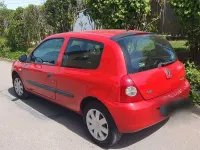 Używany Renault Clio II Campus 58 KM (42 kW) 2009 Czerwony Sedan/Limuzyna