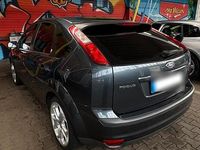 Gebraucht Ford Focus Ghia 145 PS (106 kW) 2006 Blau Limousine