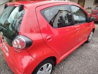 Gebraucht Toyota Aygo 68 PS (50 kW) 2010 Rot Kleinwagen