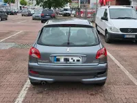 Gebraucht Peugeot 206 75 PS (55 kW) 2010 Silber Kleinwagen