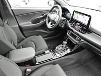 Gebraucht Hyundai i30 Advantage 140 PS (102 kW) 2024 Cypress green / mic Kombi