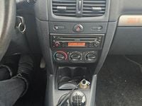 Gebraucht Renault Clio II 75 PS (55 kW) 2004 Schwarz Kleinwagen