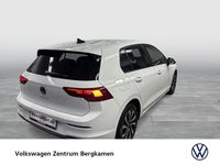Gebraucht VW Golf VIII Active 150 PS (110 kW) 2022 Weiß Limousine