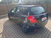 Gebraucht Kia Ceed 126 PS (92 kW) 2009 Zilinaschwarz met. Kleinwagen