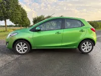 Gebraucht Mazda 2 Active 84 PS (61 kW) 2011 Grün Kleinwagen