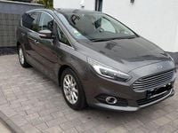 Gebraucht Ford S-MAX Titanium 150 PS (110 kW) 2017 Grau Van / Kleinbus