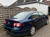 Gebraucht VW Passat 116 PS (85 kW) 2006 Blau Limousine