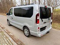 Gebraucht Opel Vivaro 145 PS (106 kW) 2016 Silber Van / Kleinbus