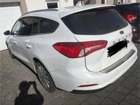 Gebraucht Ford Focus Cool & Connect 125 PS (91 kW) 2019 Weiß Kombi