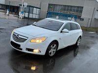 Gebraucht Opel Insignia 198 PS (145 kW) 2012 Weiß Kombi