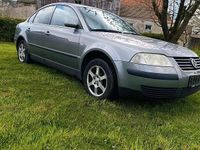 Gebraucht VW Passat 101 PS (74 kW) 2003 Grau Limousine