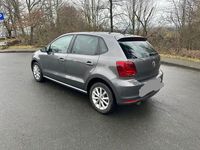 Gebraucht VW Polo LOUNGE 90 PS (66 kW) 2015 Grau Limousine