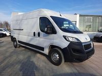Gebraucht Peugeot Boxer 140 PS (102 kW) 2024 Lackierung weiss icy/deckende Van