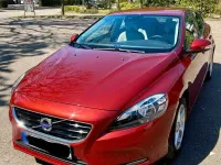 Gebraucht Volvo V40 You! 122 PS (89 kW) 2015 Rot Kombi