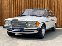 Gebraucht Mercedes 240 72 PS (52 kW) 1979 Violet Limousine