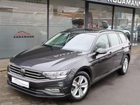 Gebraucht VW Passat Business 200 PS (147 kW) 2023 Mangangrau metallic Kombi