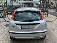 Usata Ford Focus 75 CV (55 kW) 2004 Argento Utilitaria