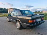 Gebraucht Mercedes 190 118 PS (86 kW) 1988 Schwarz Limousine