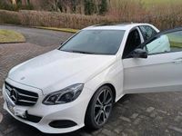 Gebraucht Mercedes E220 170 PS (125 kW) 2015 Weiß Limousine