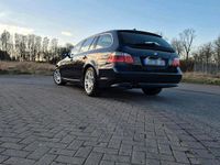 Gebraucht BMW 530 235 PS (172 kW) 2007 Blau Kombi